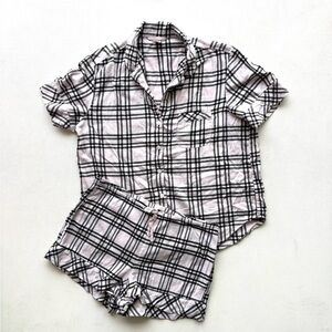 Victoria’s Secret size medium pastel pink and black plaid pj shorts set cozy